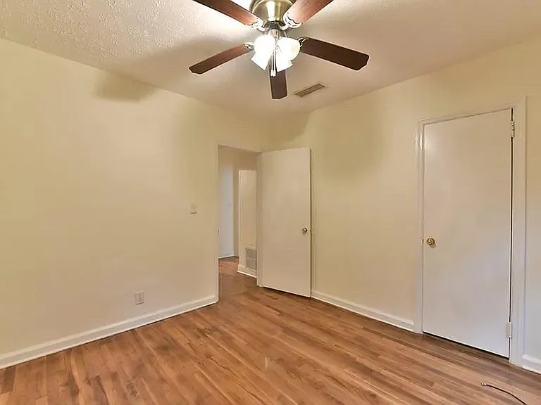 1913 Camellia Dr — Photo 14