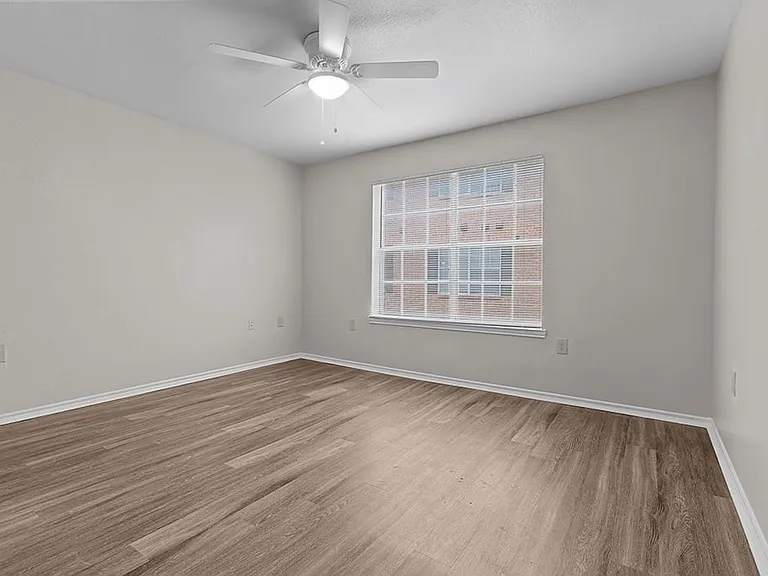 Valley Ridge Apartment Homes — Photo 11