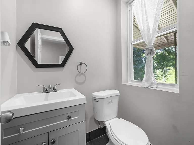 514 Oakland Ave — Photo 14