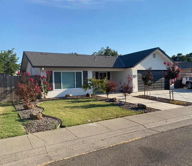 814 Wendy Hope Dr — Photo 1