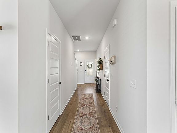 5th image of 3341 Steadman St