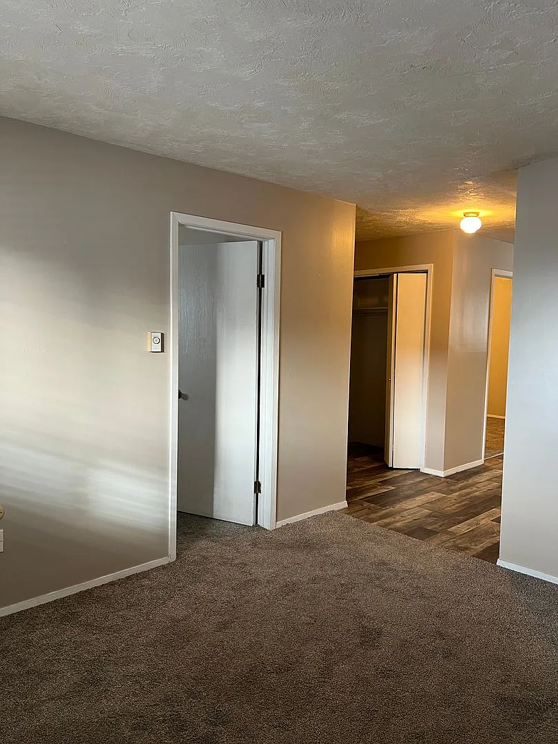 2 Bed, 1 Bath Park Place Condo — Photo 3