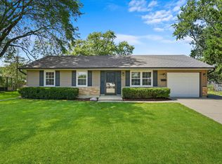 1206 Alexander Pl, Streamwood, IL 60107