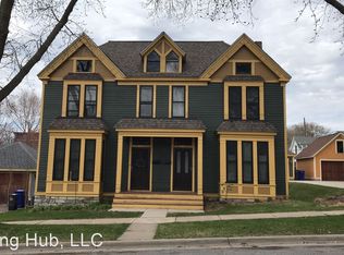 687 4th St E, Saint Paul, MN 55106