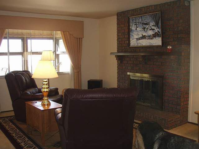 2nd image of 2715 Flintridge Cir