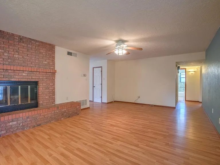 1117 Stutz Dr NE — Photo 10