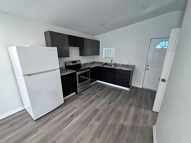 5359 Kingsbury St — Photo 5