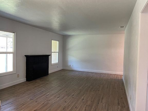 4th image of 1107 Bel Air Ct