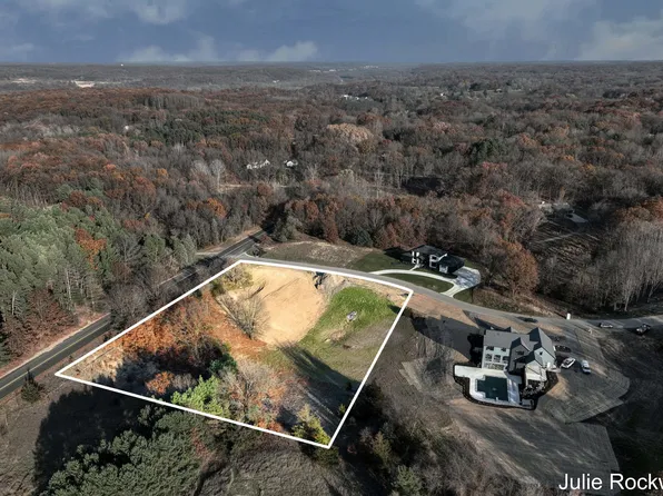 2825 Terra Nova Dr SE, Ada, MI 49301