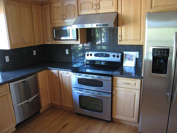 2nd image of 13442 Holiday Ct