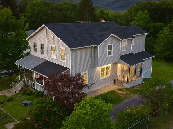 4 S Main St, Mary D, PA 17952