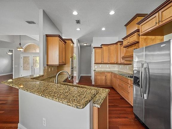 5th image of 655 Eunice Dr