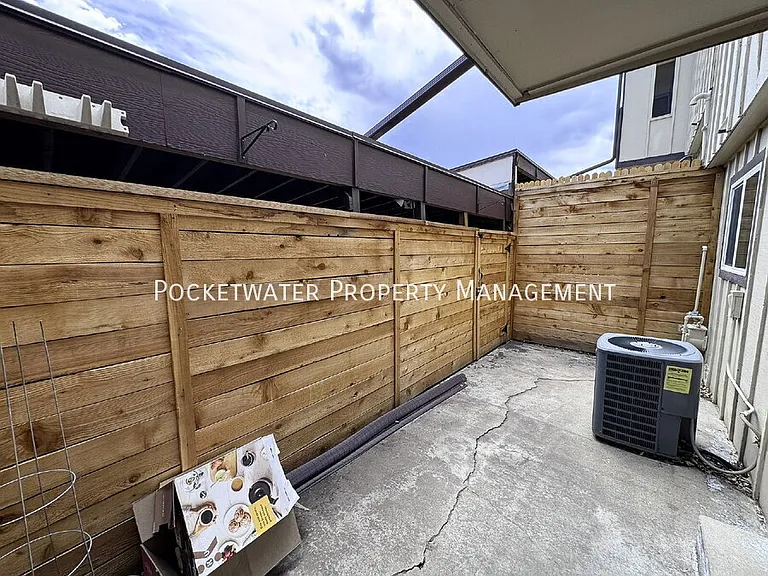 1827 Quail St #5 — Photo 18
