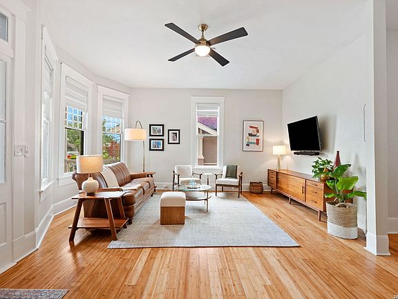 4th image of 501 W Mulberry