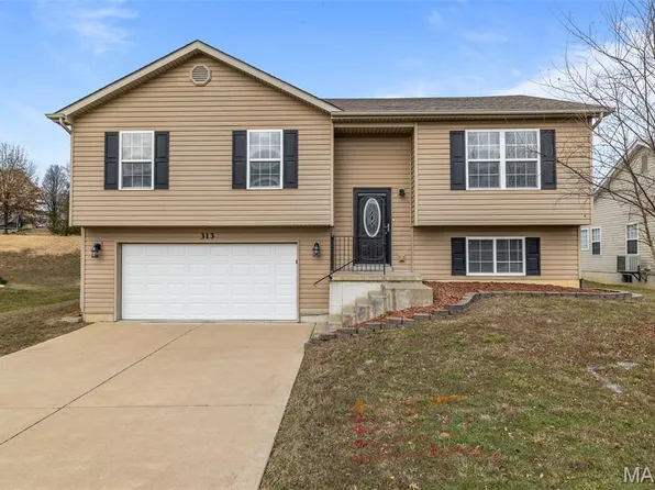 313 Shadow Trace Dr, Wentzville, MO 63385