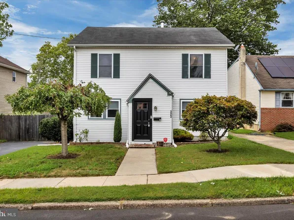 323 Huntington Ave, Glendora, NJ 08029