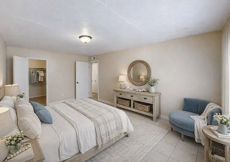 Summercrest — Photo 1
