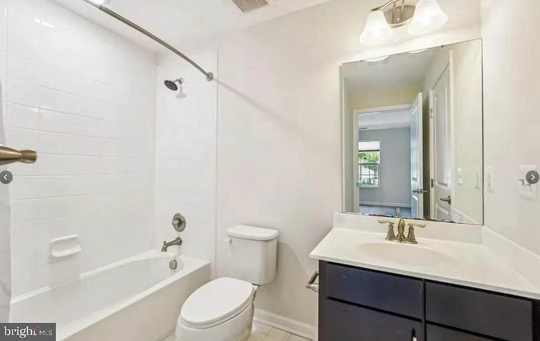 4 bed, 3.5 bath, 1680 sqft, $3,300 — Photo 4