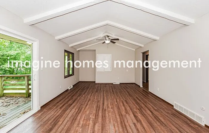 5095 Som Center Rd — Photo 2