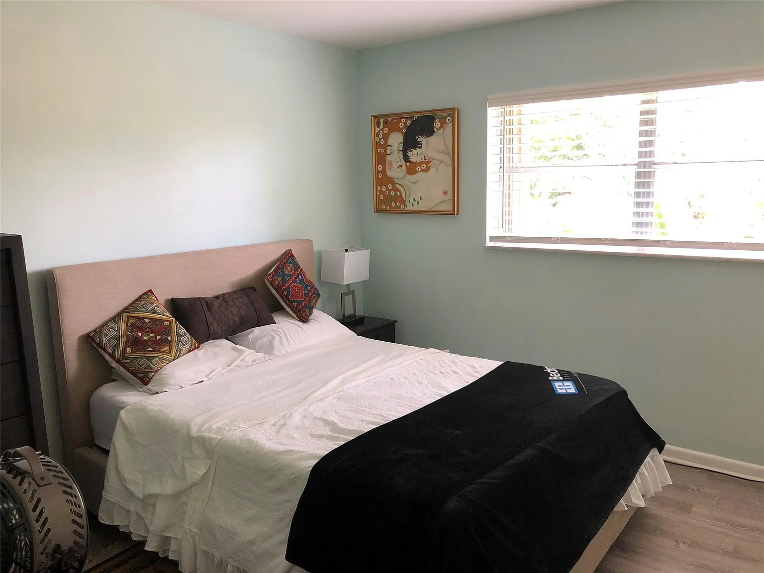 1 bed, 1.0 bath, 530 sqft, $1,650 — Photo 3