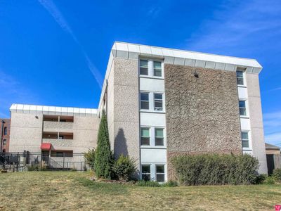 120 S 38th Ave APT 14, Omaha, NE, 68131