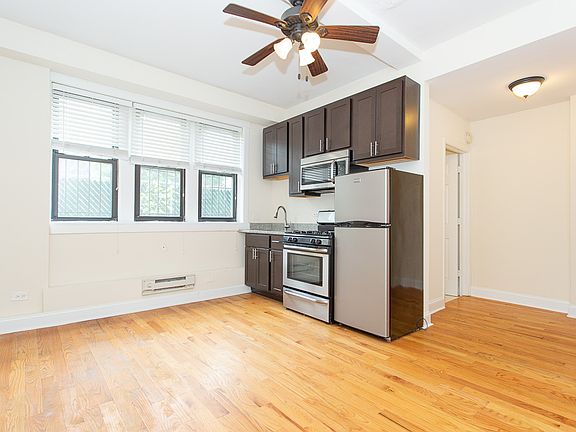 2nd image of 4737 N Hermitage Ave #D501
