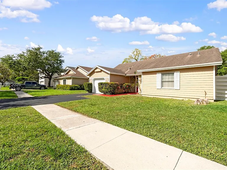 14780 SW 139th Ct — Photo 5