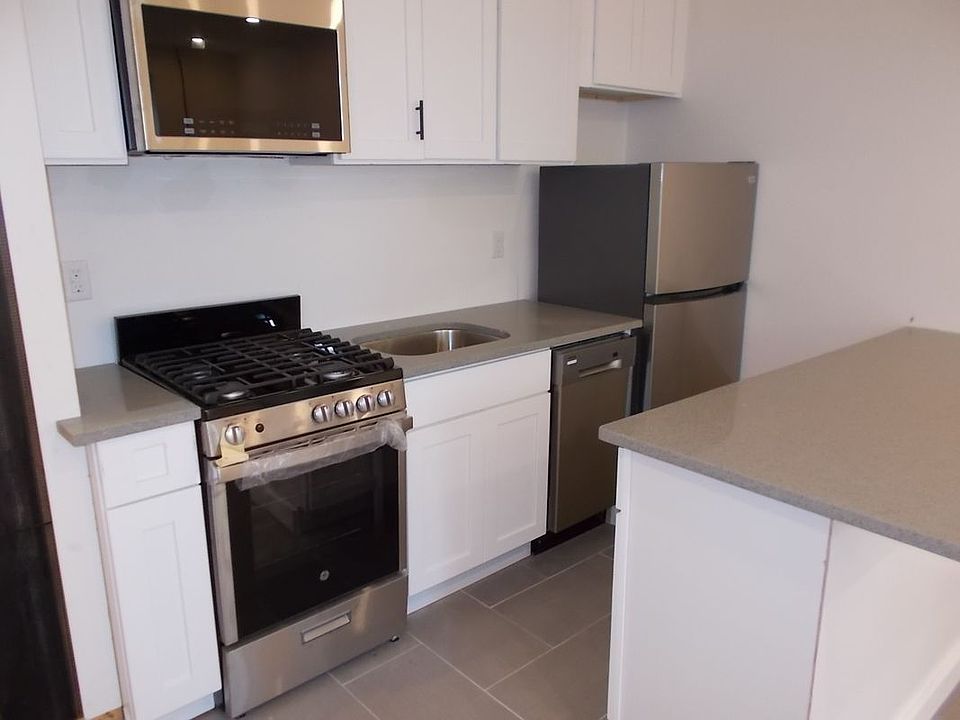 1st image of 322 6th St APT 12