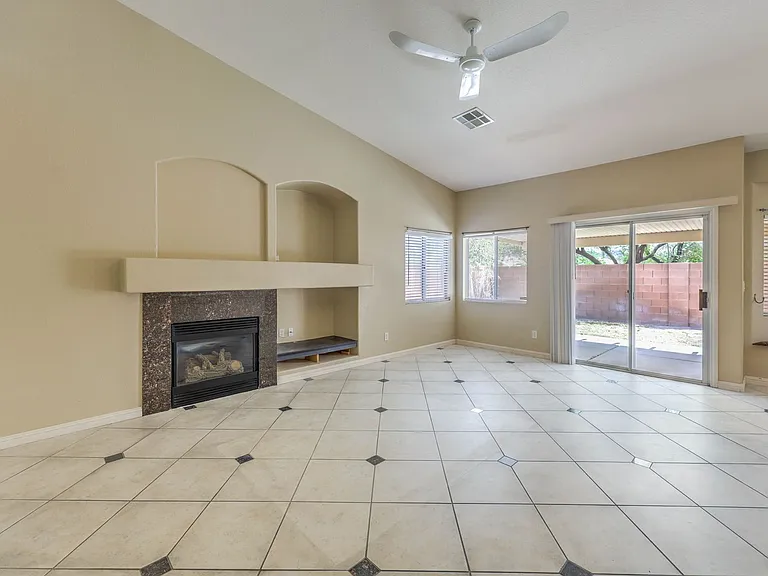 1158 Mirage Lake St — Photo 5