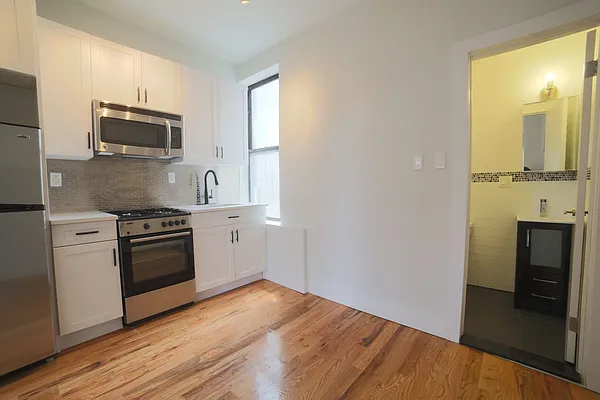 Rented by Prime Square Realty | media 30