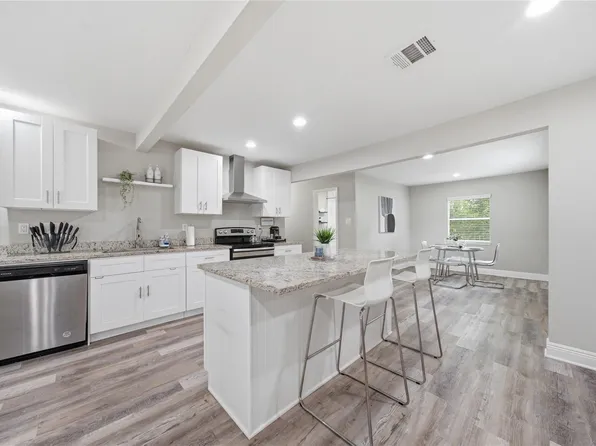 8826 Delilah St, Houston, TX 77033