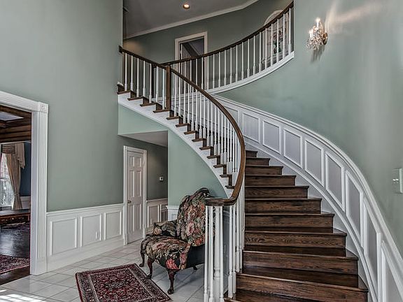 4th image of 804 Forest Oaks Cir