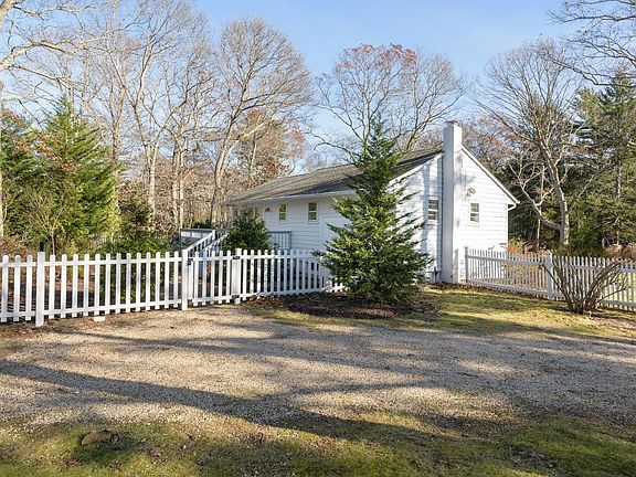 3rd image of 15 Bayview Ave