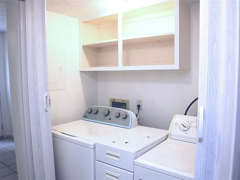 109 Delores St #K — Photo 26