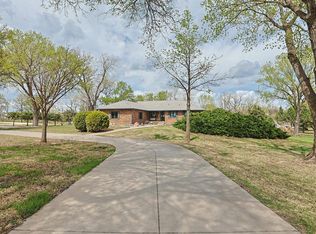 18600 W Willow Creek Dr, Goddard, KS 67052