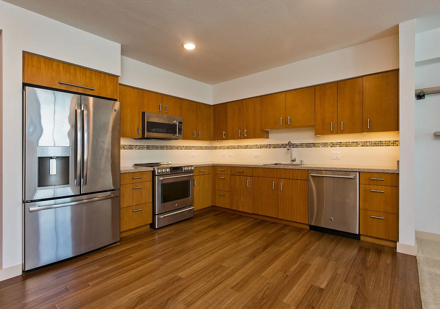 Available September 1st, One Bedroom One Bath Condo in Kakaako — Photo 4