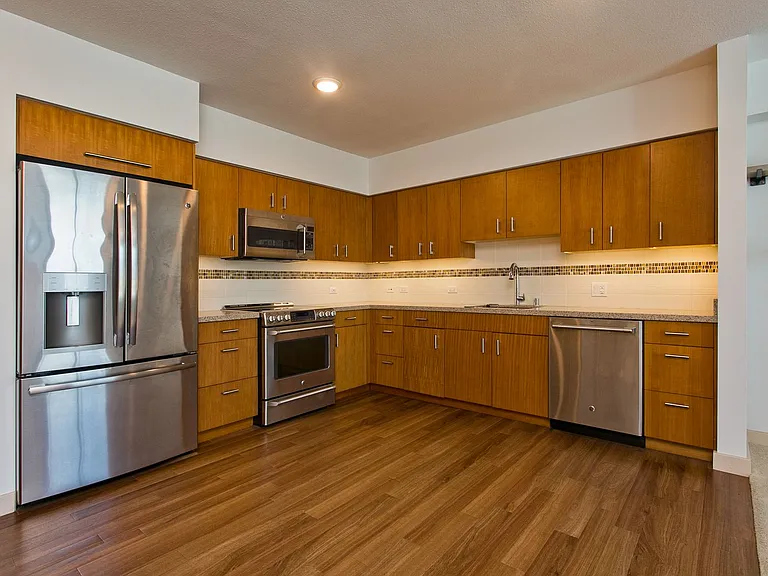 555 South St #1710 — Photo 4