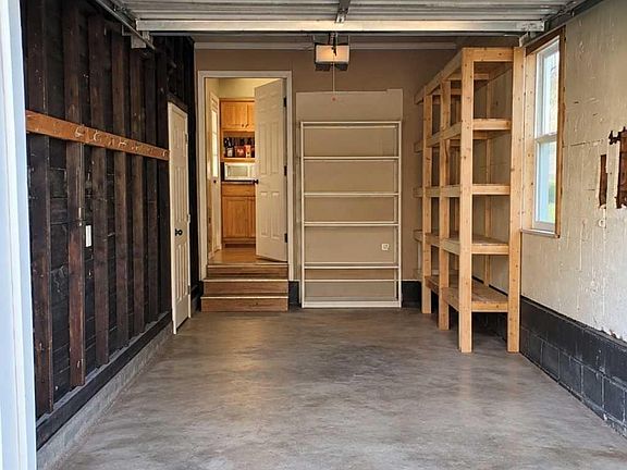 5th image of 502 Stephenson St