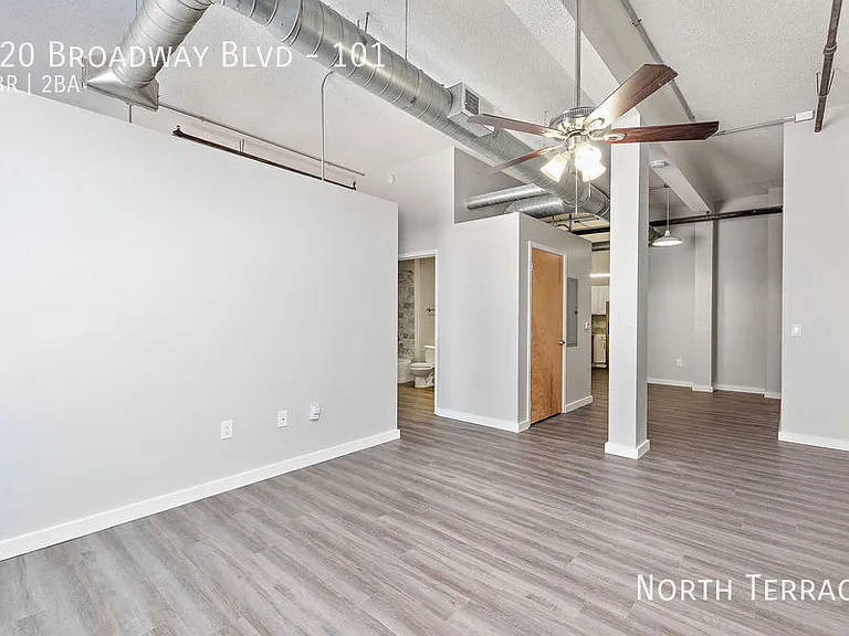 920 Broadway Blvd #101 — Photo 3