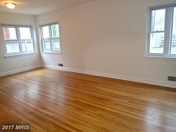 3rd image of 9510 Ewing Dr