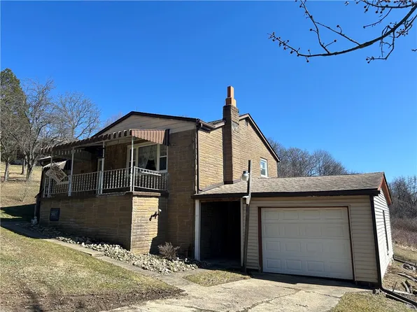 2978 Gem Ln, New Kensington, PA 15068