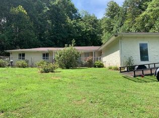 1813 State Route 2381, Van Lear, KY 41265