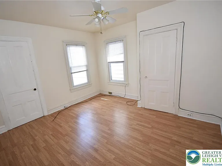 215 Cattell St #2 — Photo 9