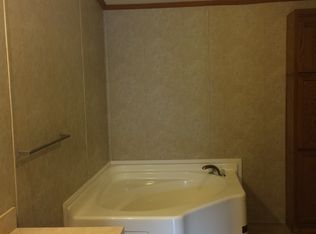 955 Sumpter Rd, Belleville, MI 48111