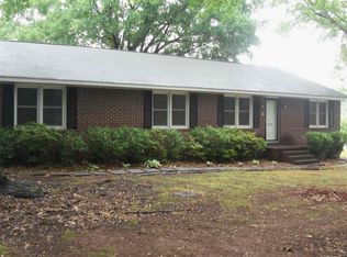 2072 Evergreen Dr, Boiling Springs, SC 29316