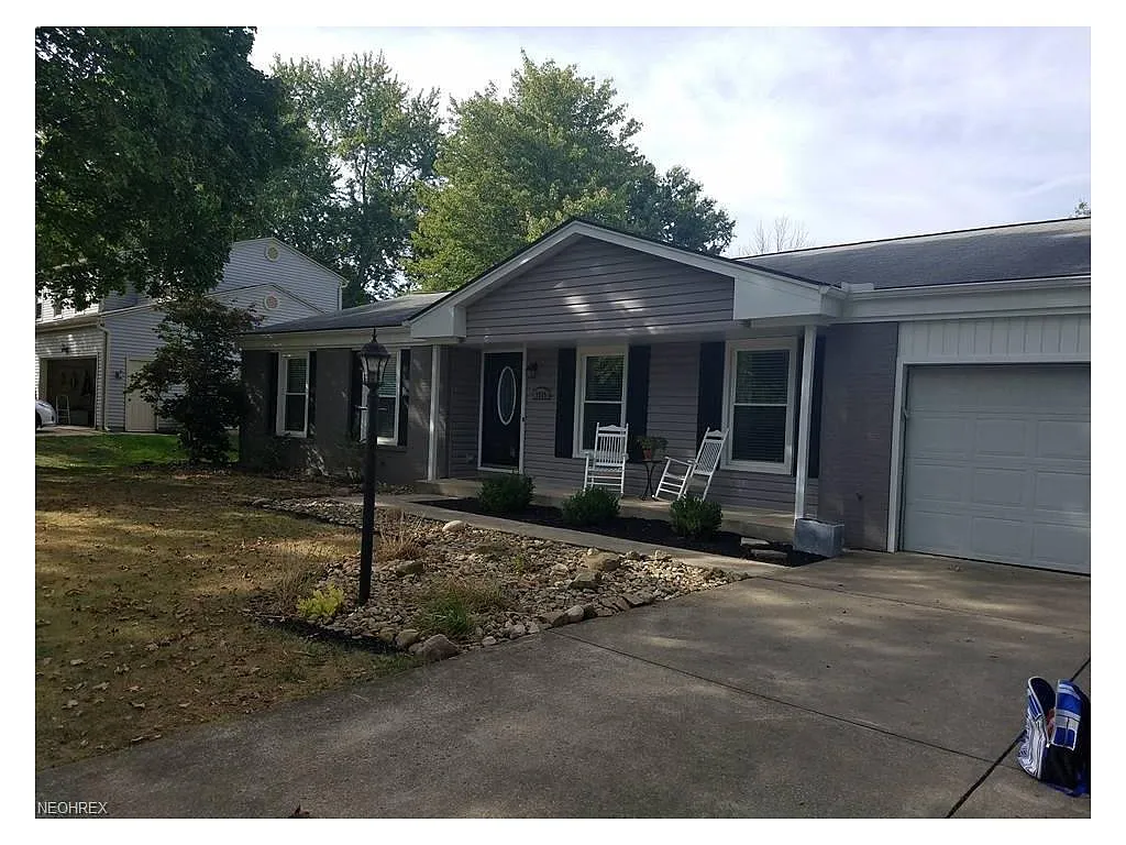 3935 Greenmont Dr SE photo 1