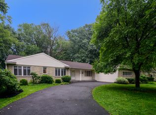 9 Elmcrest Dr, Danbury, CT 06811