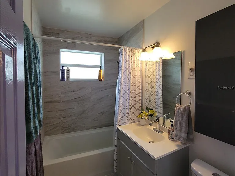 8134 Aero Ave — Photo 11