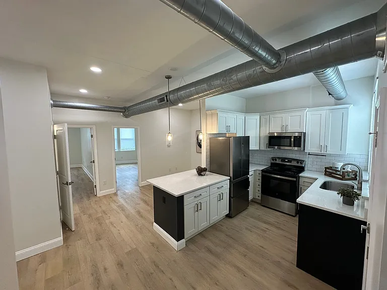 4631 Montgomery Rd — Photo 12