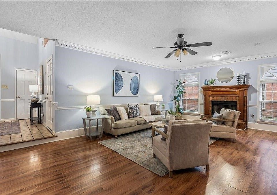 1st image of 3975 Muirfield Dr